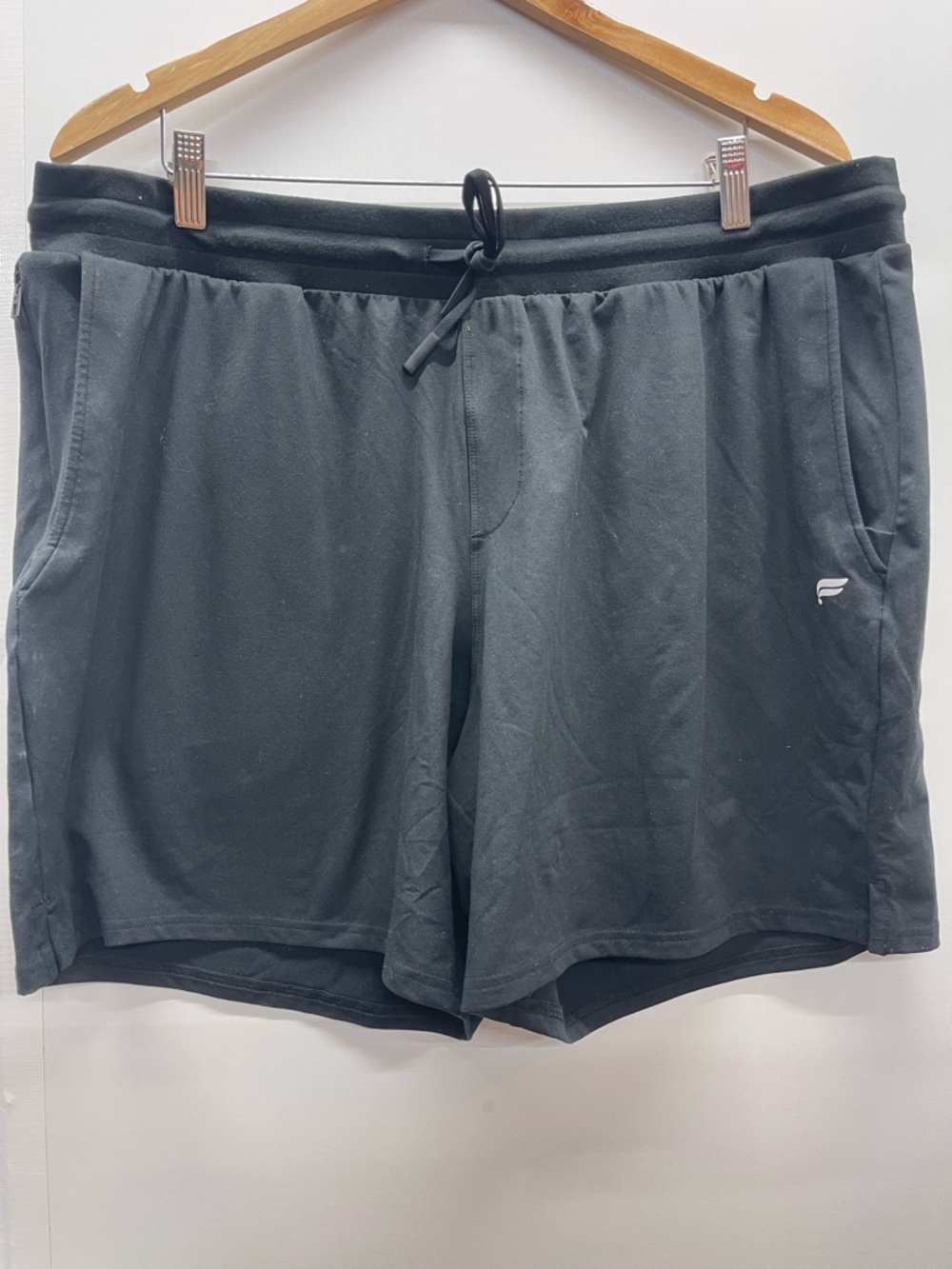 Fabletics Men's Charcoal Black Athletic Drawcord‎ Shorts